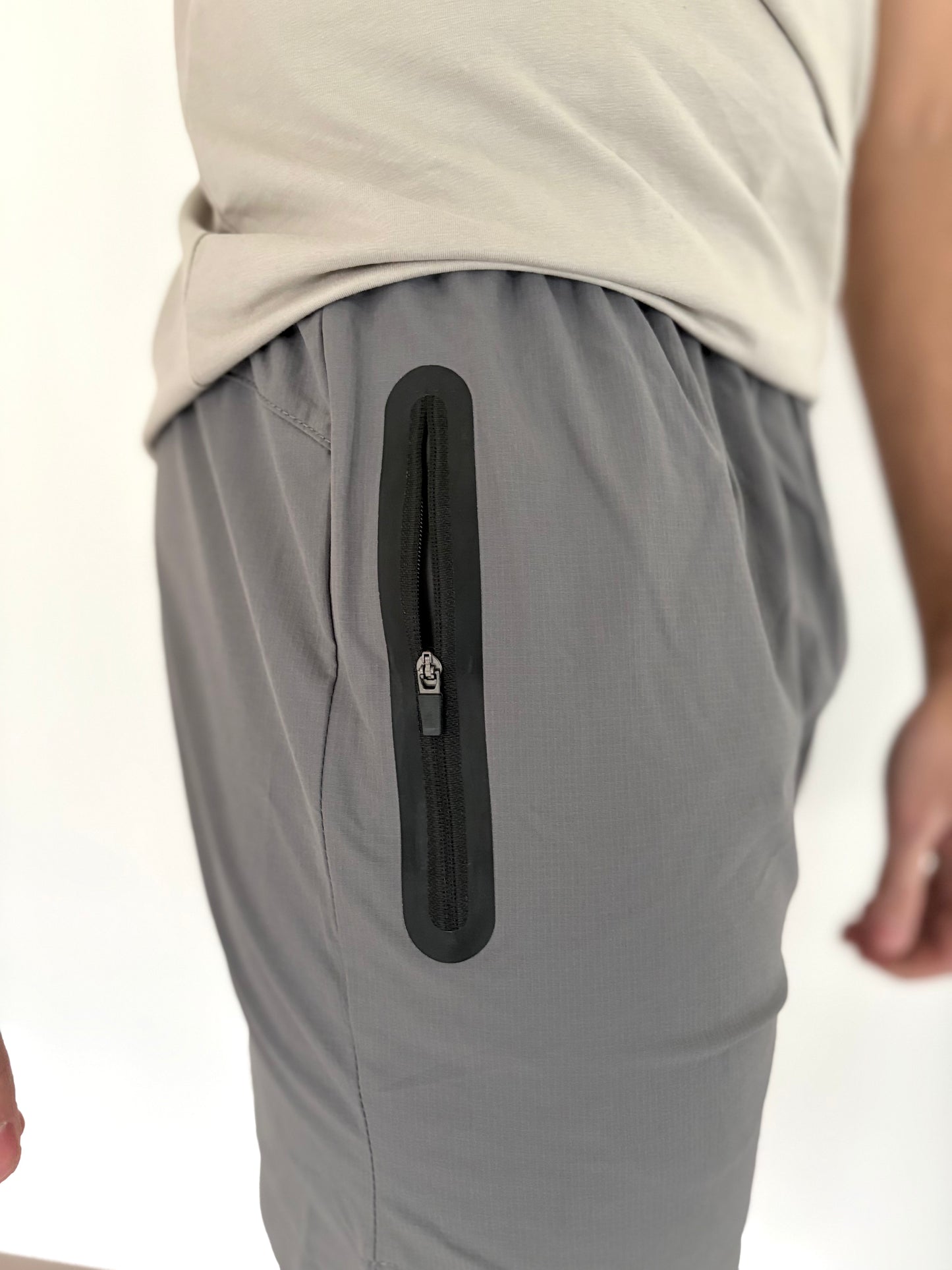 SHORTS ZIPPÉS ÉCLAIR – GRIS